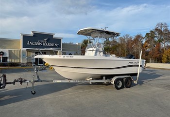 2005 Pro Line 21 CC Boat